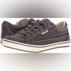 Taos Footwear Women's Moc Star Graphite Distressed Sneaker 7.5 M US